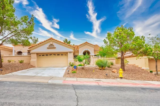 MLS: 2682594 Condo For Sale