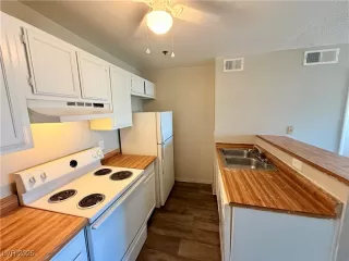 Photo #3: 2682626 Listing