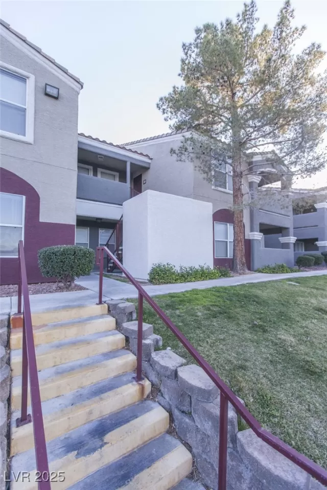 MLS: 2682718 Condo For Sale