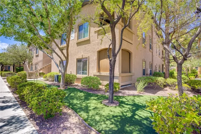 MLS: 2682754 Condo For Sale