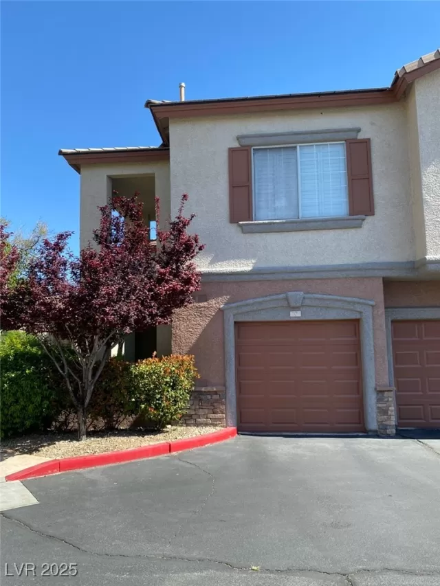 MLS: 2682762 Condo For Sale