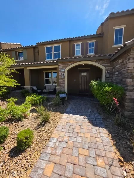 MLS: 2682782 Condo For Sale