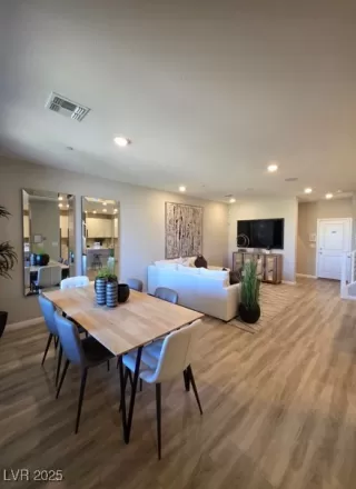 Photo #1: 2682782 Listing