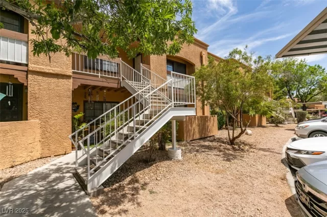 MLS: 2682828 Condo For Sale