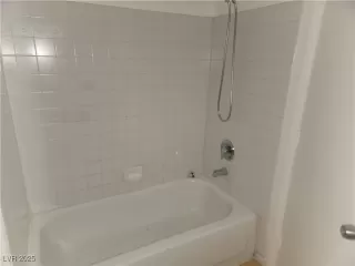 Photo #5: 2682838 Listing