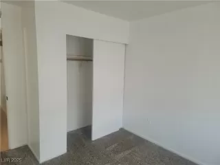 Photo #6: 2682838 Listing