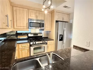 Photo #2: 2682859 Listing 