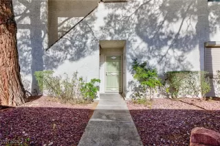 Photo #1: 2682878 Listing 