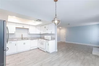 Photo #5: 2682878 Listing 