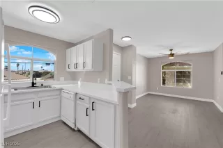 Photo #5: 2682898 Listing