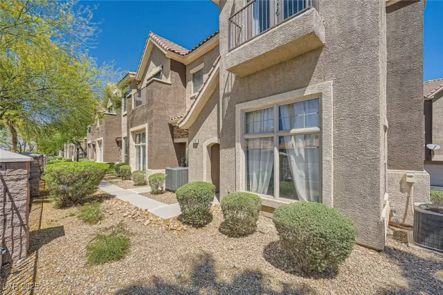 MLS: 2682909 Condo For Sale