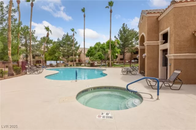 MLS: 2682913 Condo For Sale