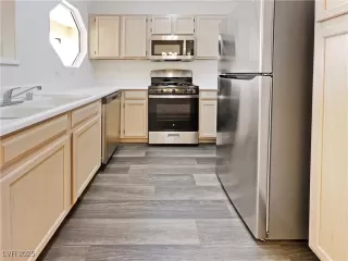 Photo #6: 2682918 Listing