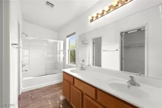 Photo #4: 2682954 Listing