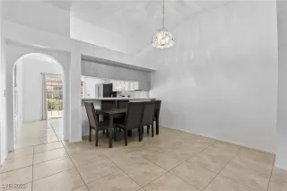 Photo #5: 2682967 Listing