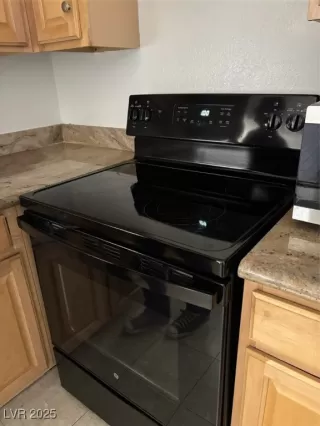 Photo #3: 2683008 Listing 