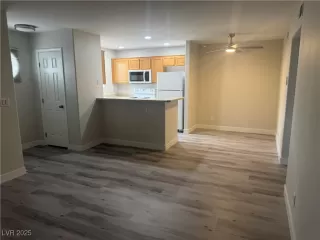 Photo #2: 2683075 Listing 