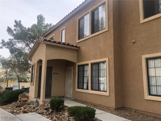 MLS: 2683092 Condo For Sale