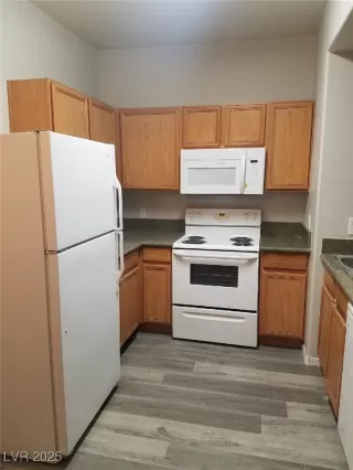 Photo #3: 2683092 Listing 