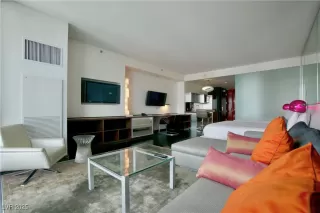 Photo #2: 2683093 Listing 