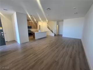 Photo #2: 2683122 Listing