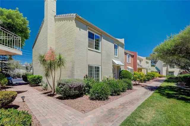 MLS: 2683183 Condo For Sale