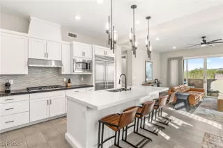 Photo #3: 2683308 Listing