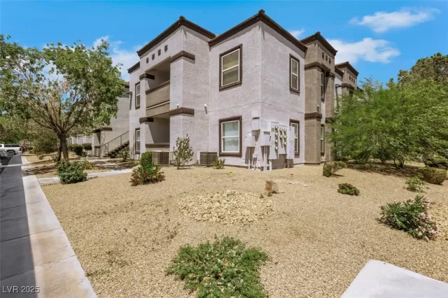 MLS: 2683376 Condo For Sale