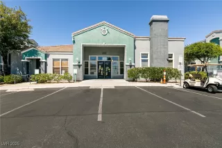 Photo #2: 2683380 Listing