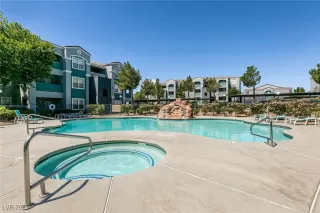 Photo #3: 2683380 Listing