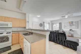 Photo #3: 2683382 Listing