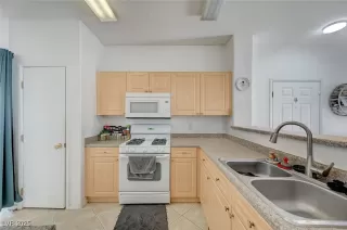 Photo #4: 2683382 Listing