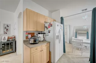 Photo #5: 2683382 Listing