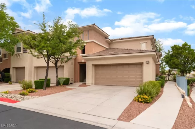 MLS: 2683387 Condo For Sale