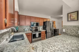 Photo #2: 2683413 Listing