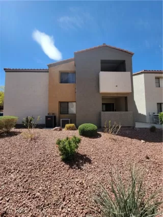 Photo #2: 2683428 Listing