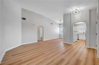 Photo #2: 2683450 Listing 