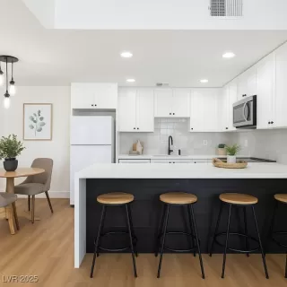 Photo #2: 2683473 Listing