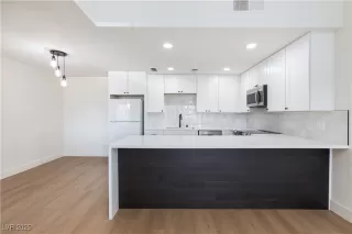 Photo #4: 2683473 Listing