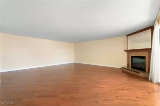 Photo #3: 2683483 Listing