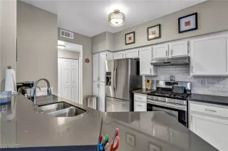 Photo #2: 2683493 Listing