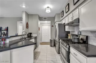 Photo #5: 2683493 Listing