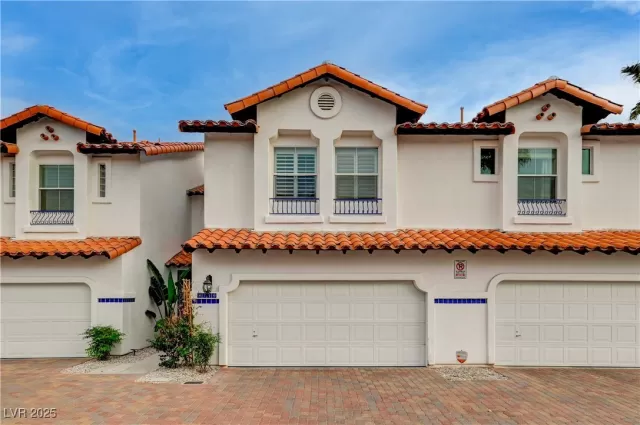 MLS: 2683503 Condo For Sale