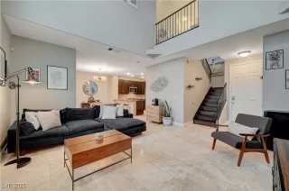 Photo #5: 2683503 Listing