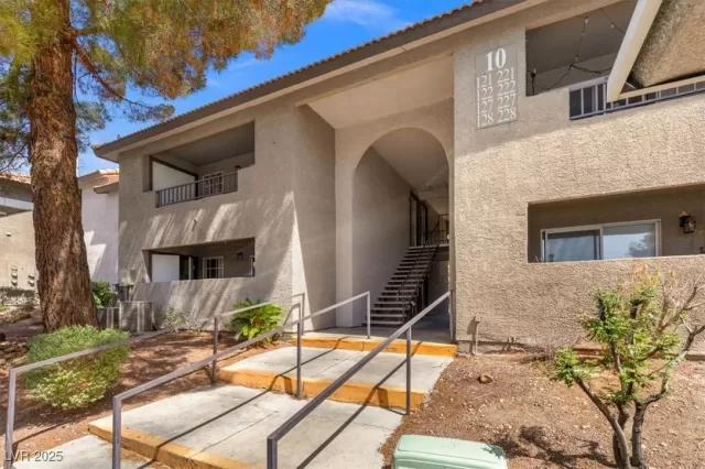 MLS: 2683533 Condo For Sale