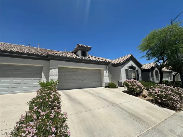 MLS: 2683551 Condo For Sale