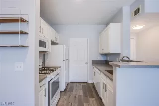 Photo #5: 2683601 Listing 