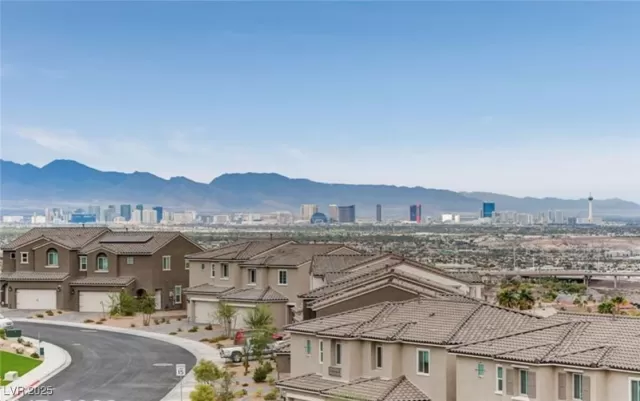 MLS: 2683632 Condo For Sale