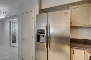 Photo #2: 2683636 Listing