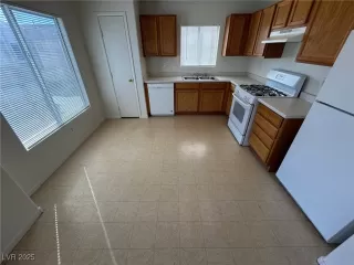 Photo #1: 2683639 Listing 